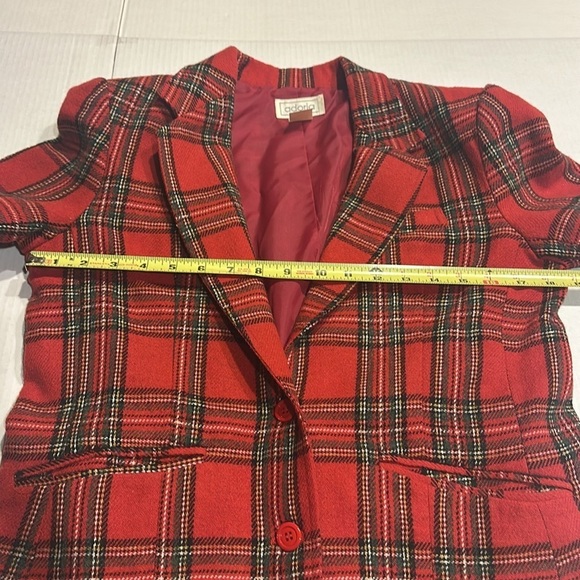 Adoria wool mix red green black plaid jacket with front pockets and 2 button up - Picture 2 of 10